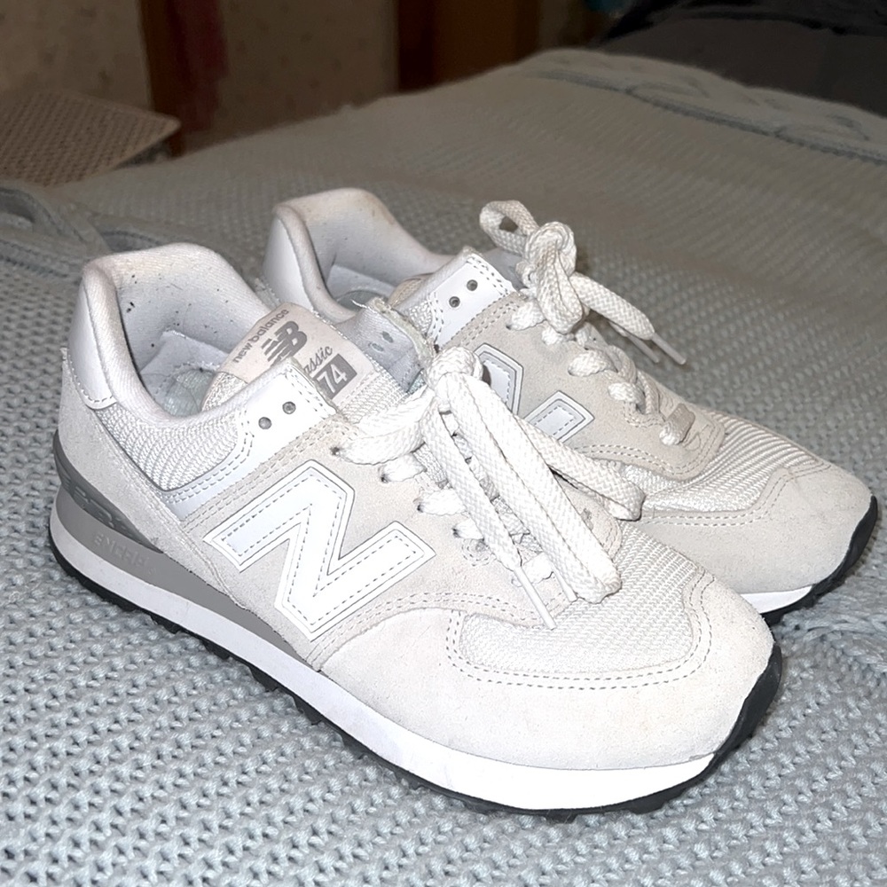 New Balance Women's 574 Core Shoes - Size 8